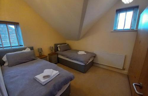 Cosy Spacious 2 bedroom Apartment Free Parking - Foto 5