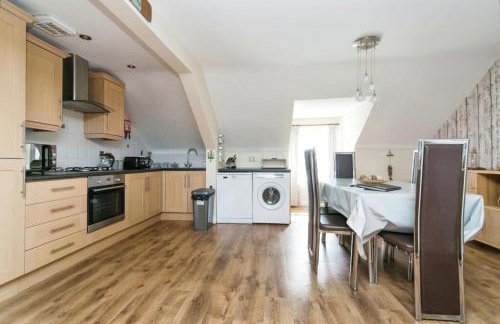 The Penthouse at Beach Court - Photo 4