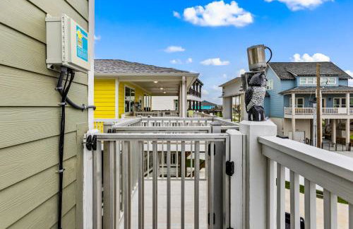 Relax And Sea NEW Luxury Canal-View Escape Gated Community Firepit and Decks - Foto 68