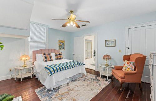 Uptown Colorful Cottage by the Riverwalk - Foto 26