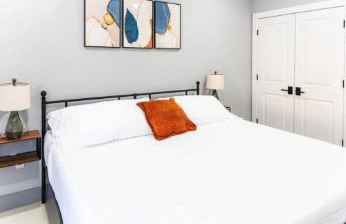 Stylish Two Bedroom Apartment with Free Indoor Parking - Foto 22