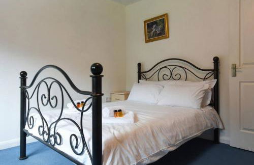 Air Maison - Large Family Home with Pool Table - Photo 2