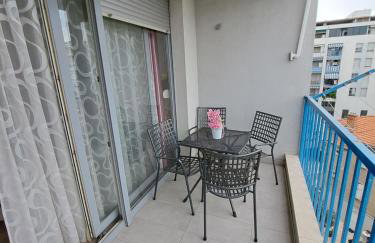 Apartment Holiday in Split, near the old town, three rooms, balcony, garage - Photo 15