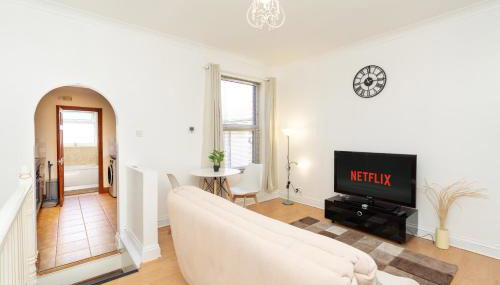 Classy Home near Southampton Airport -Free parking - Foto 1