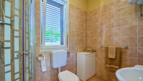 RENATOEMILIA spacious apartment with courtyard - Foto 5