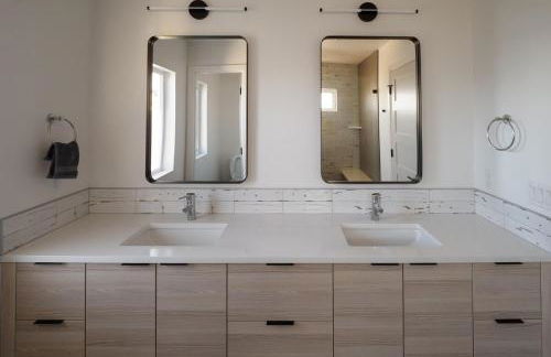 Steps to Alki Beach with Water Views Rooftop deck - Foto 27