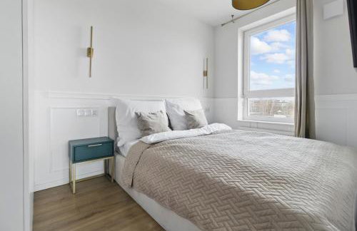 Nowoczesny apartament z balkonem i widokiem na miasto - Foto 5