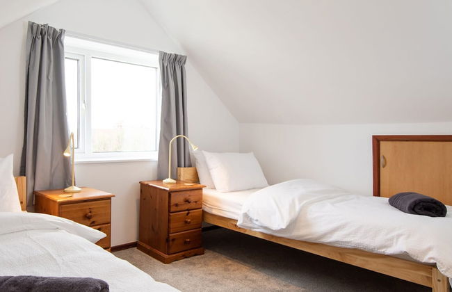 Beautiful Beachfront House wth Balcony Sea Views - Foto 45