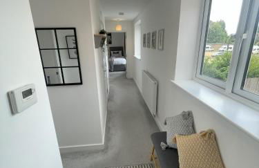 Modern 2-bedroom apartment, free parking for 2, walking distance to town centre - Foto 20