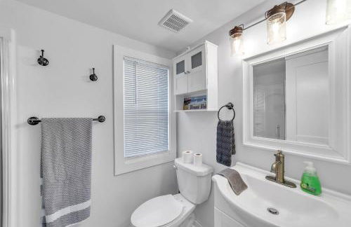 Charming 2-BR Home, 4 Blocks to the Boardwalk home - Foto 18