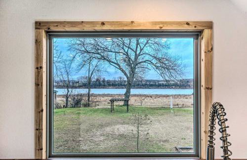 Spacious Apt Overlooking AR River Near Dtwn! - Foto 13