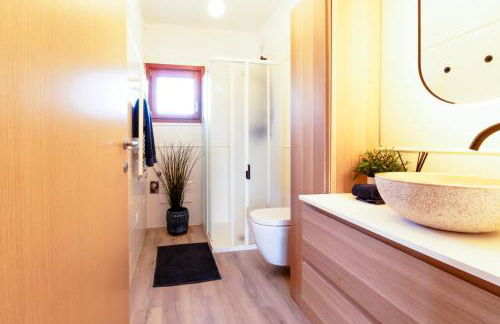 Exclusive Pool Access, 2 floors, Balcony View, Parking - Foto 18