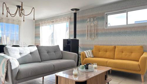 Les Voiles, maison bien équipée 10 p 2 sdb, 2 WC, spacieuse lumineuse avec jardin clos, garage, terrasse aménagée, parking privatif, à 950 m de la plage d'Asnelles et tous commerces, près de Bayeux et Arromanches, chiens bienvenus - Foto 3