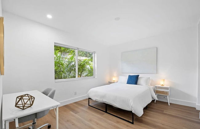 Spacious 2 BR Sailboat Bend - Photo 20