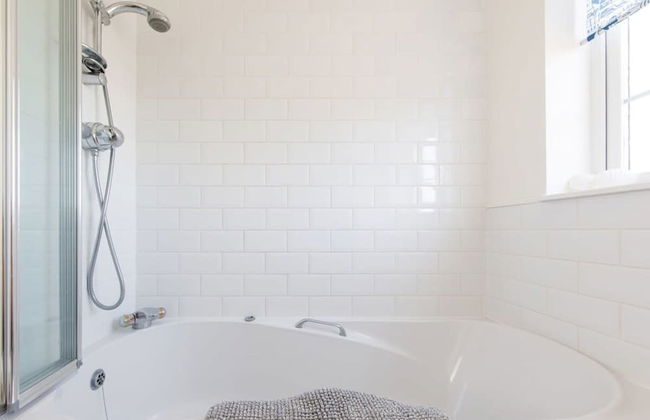 Newly Refurbished Seaside Escape - 5 Mins to Beach - Foto 67