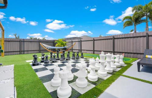 Relax & Play in Cape Coral Pool BBQ Family Fun - Foto 16