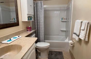 Entire Single Family home 3 bed 2 bath in water front big cozy back yard view - Foto 12