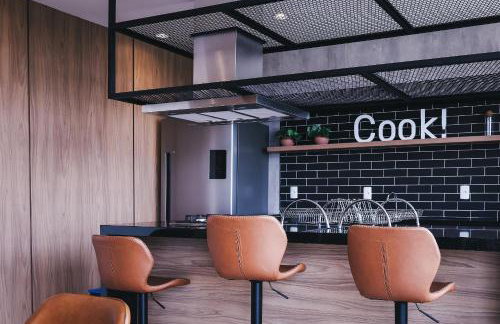 BE Deodoro, prédio novo! completo, com piscina e academia, perto do mercado público - Foto 2