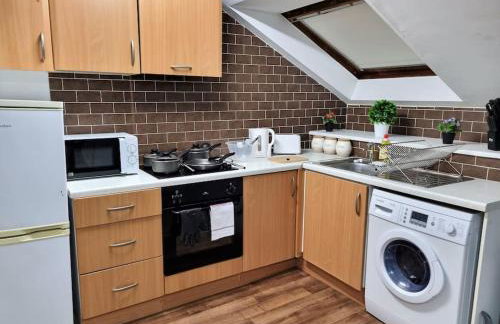 *F1*5GH* Setup for your most relaxed & amazing stay + Free Parking + Free Fast WiFi * - Foto 21