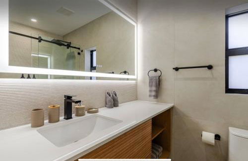 Miami Oasis by Brickell and Beaches - Photo 51