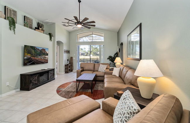 Amazing Vacation Home With Private Pool at Highland Reserve! - Photo 13