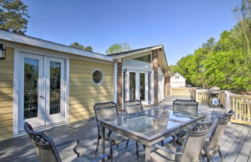 Lush Gilbert House with Outdoor Oasis on Lake Murray - Foto 32