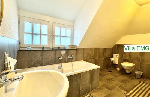 Ferienhaus Villa EMG Velbert nah Düsseldorf Essen Dortmund, Familien Gruppen bis 27 Personen, 3 Küchen, Kaminofen, Terrasse - Photo 51