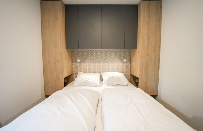 Chalet With air Conditioning on a Holiday Park - Foto 3