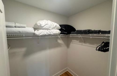 Elegant Family Home near Downtown - Foto 25