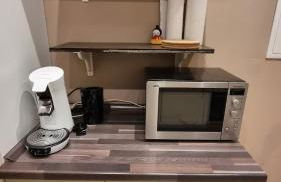 Basecamp 60 am Waldrand - für Gruppen Familien Monteure - helles 2-Zimmer-Souterrain - Frankfurt, Hanau, Gießen - kostenlose Parkplätze - Foto 9