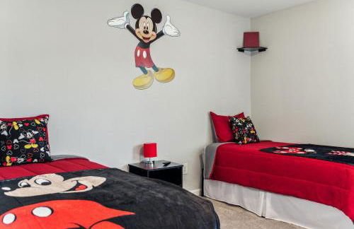 Family-Friendly 4BR Home with BBQ & Free Parking - Foto 41