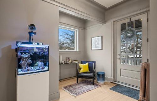 Elegant and Chic 2Bed 2Bath steps from the lake! - Foto 2