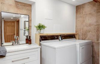 4 br Lakehouse, Fire Pit, King Beds, Bunk room - Foto 19