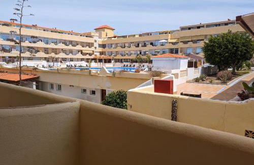 Comfortable 2-Bedroom Duplex in Playa Paraiso with Ocean View, Balcony, and Shared Pool - Photo 17