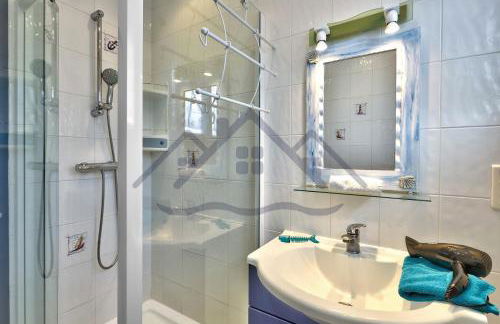 LocaLise - M3B - Souvenir du Guil - Maison de plain-pied avec jardin clos au Guilvinec - Tout à pied, plages, port, centre, commerces, marché - Wif inclus - Linge de lit inclus - Animaux bienvenus - Foto 14