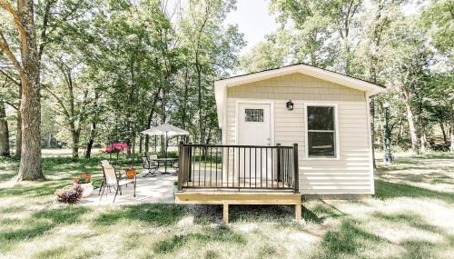 Charming Cabin in the Woods - Peaceful Glamping Spot near Owensville, Missouri - Foto 1