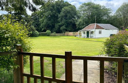 Couples Unique Stay in Bowling Club newly upgraded - Photo 36