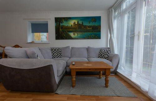 5 Bed Townhouse with Garden & Parking by BrumStay UK - Foto 50