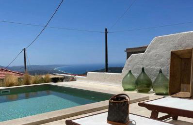 MOM'S RETREAT - Photo 1