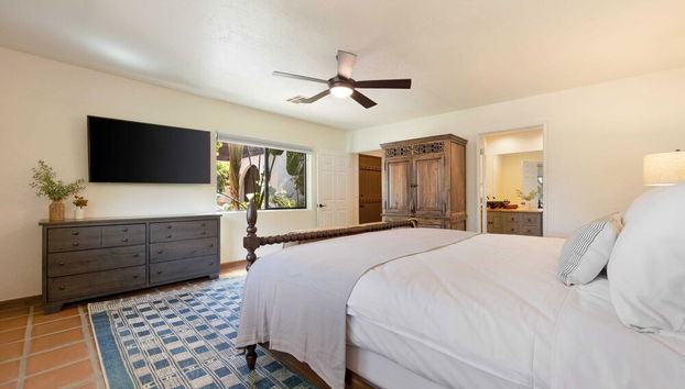 Starlight Estate by Avantstay 26 People! Architectual Mansion w/ Pool, Tennis Court, Game Room - Photo 3, Chambre