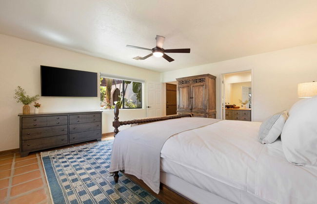 Starlight Estate by Avantstay 26 People! Architectual Mansion w/ Pool, Tennis Court, Game Room - Photo 3