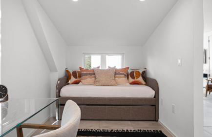 Sleeps 32 Private Compound w Putting Green Bouldin Collective by AvantStay - Foto 65