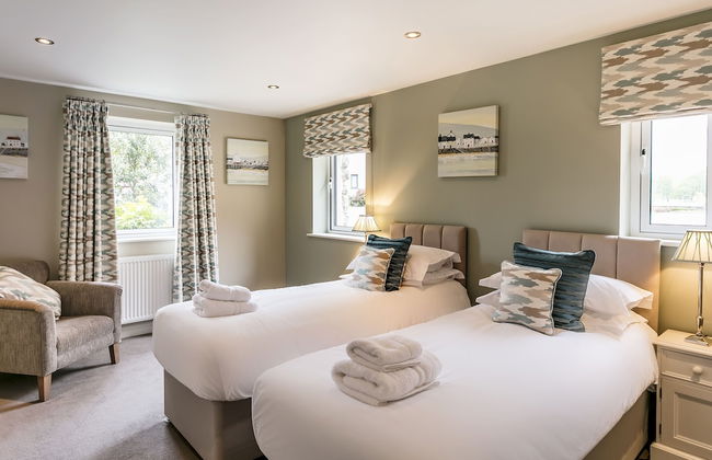 The Townhouses @ Carus Green - Photo 58