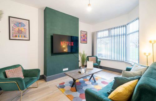 Spacious 3-Bedroom Home Near City Centre with Parking - Foto 1