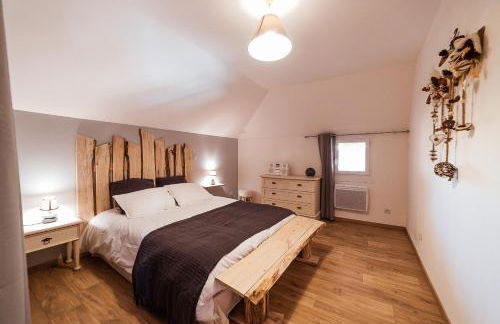 Logements calmes avec piscine, jardin et parking - Photo 3