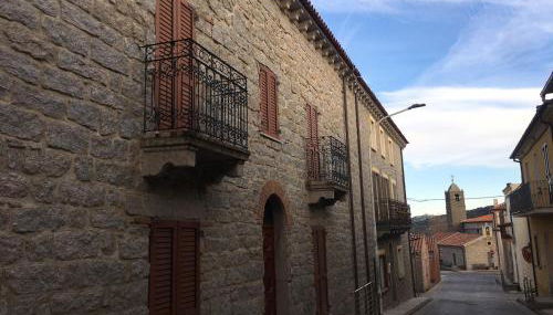 Dimora storica Gallurese vicino al Lago - Foto 3