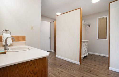 Smitten in da Mitten - 18 acres, Arcades, High Spd Web, Hot Tub, Pond! - Foto 44