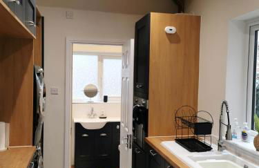 Family Friendly I Pets Welcome I Short Walk to Railway Station I 10min Drive to Safari Park - Foto 17