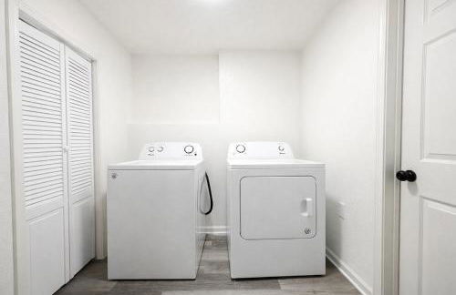 Beautiful Getaway Sleeps 10 plus Central Location - Foto 3