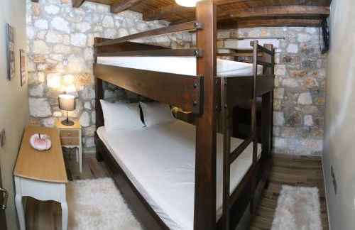 Petrines Villes Avramilias - Photo 13